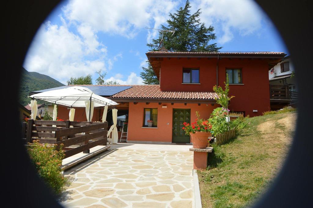 B&B La Piazzetta Кастильоне дей Пеполи Екстериор снимка