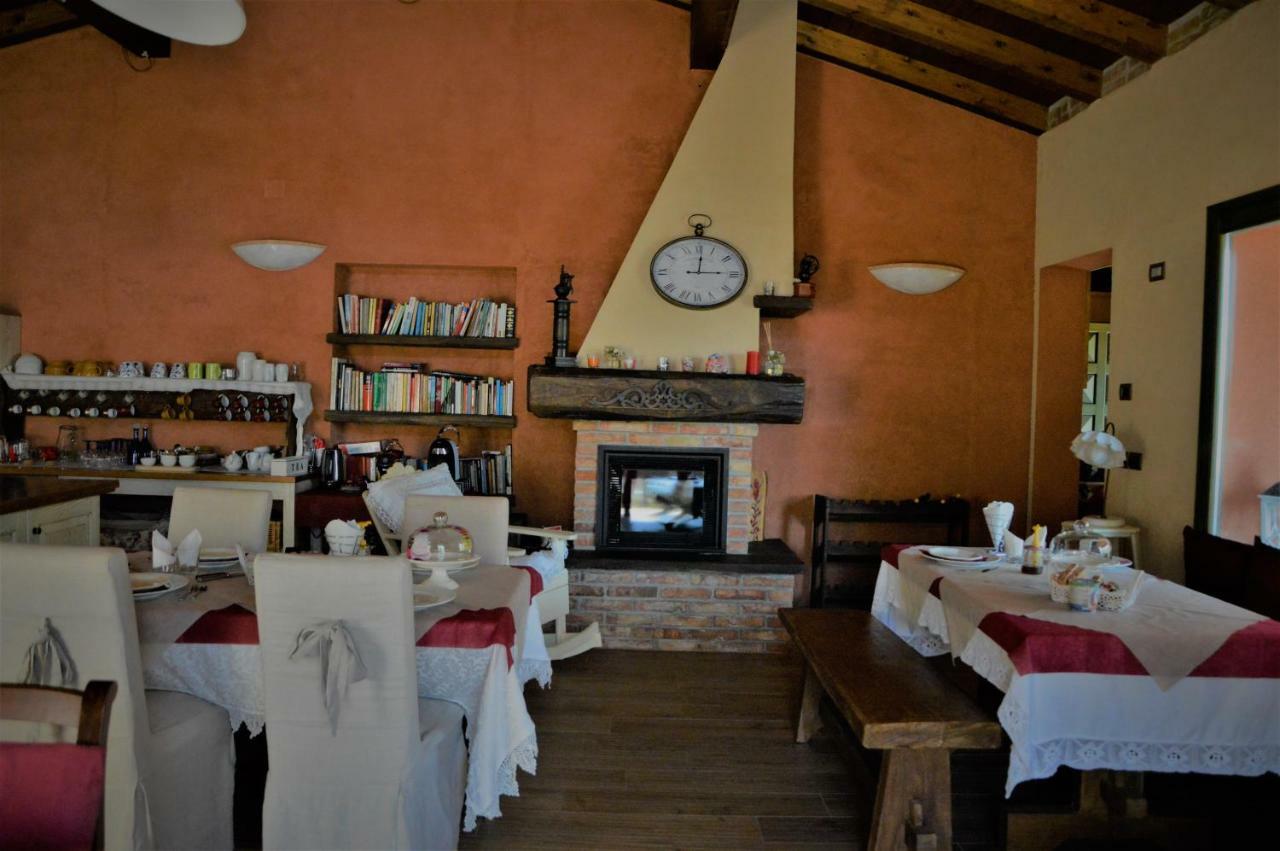 B&B La Piazzetta Кастильоне дей Пеполи Екстериор снимка