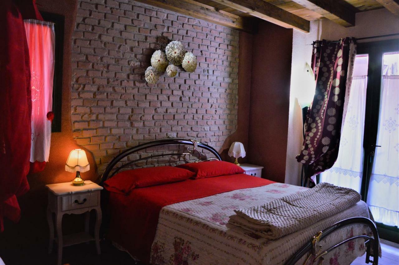 B&B La Piazzetta Кастильоне дей Пеполи Екстериор снимка